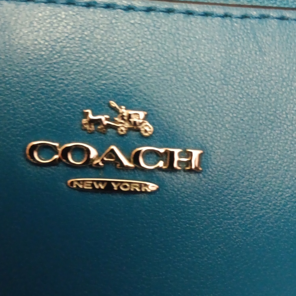 Coach - Picture 6 of 11